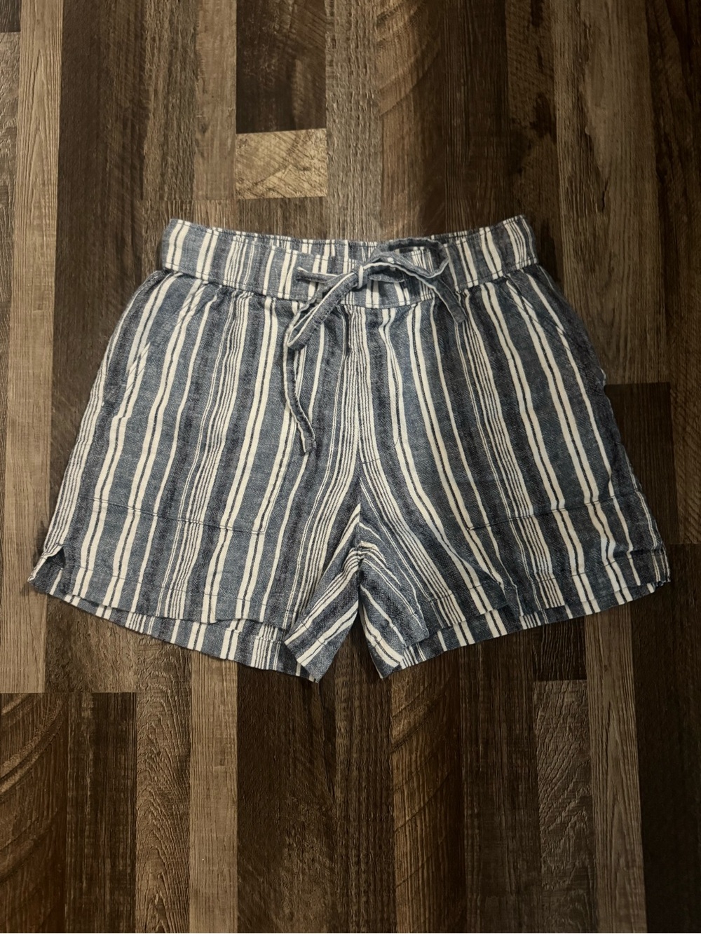 a.n.a Striped Drawstring Women’s Shorts - Blue & White